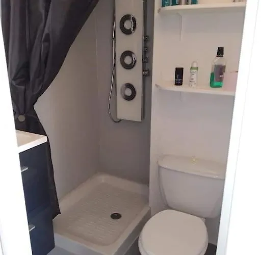 équipé Village Naturiste à 100 M * Agde