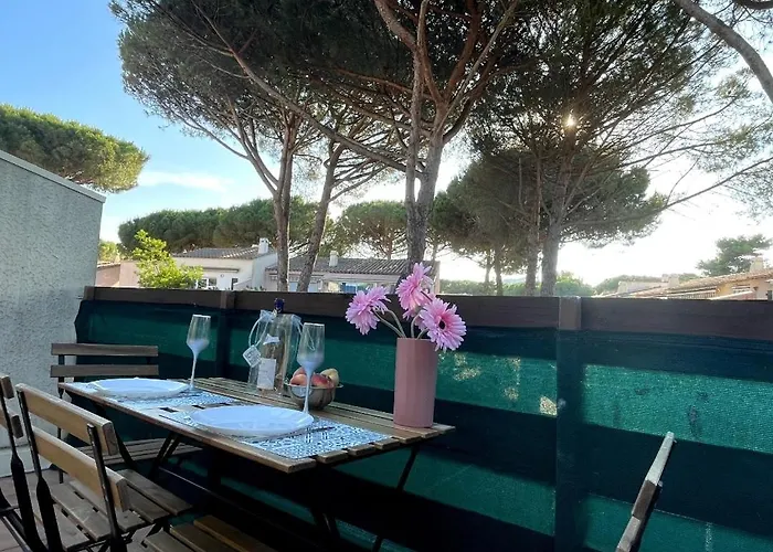 Appartement équipé Village Naturiste à 100 M