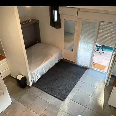 A 100m Du Village Naturiste,tout Equipe, Climatise,place Parking 아파트 아그