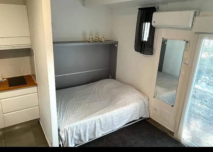 Equipe Village Naturiste A 100 M アグド